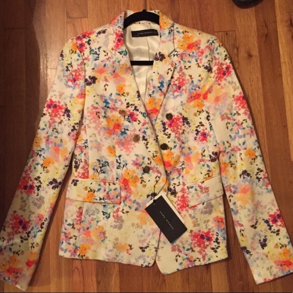 Zara Jackets & Blazers - Zara floral blazer szM never worn NWT Zara Jackets & Blazers - Zara floral blazer szM never worn NWT